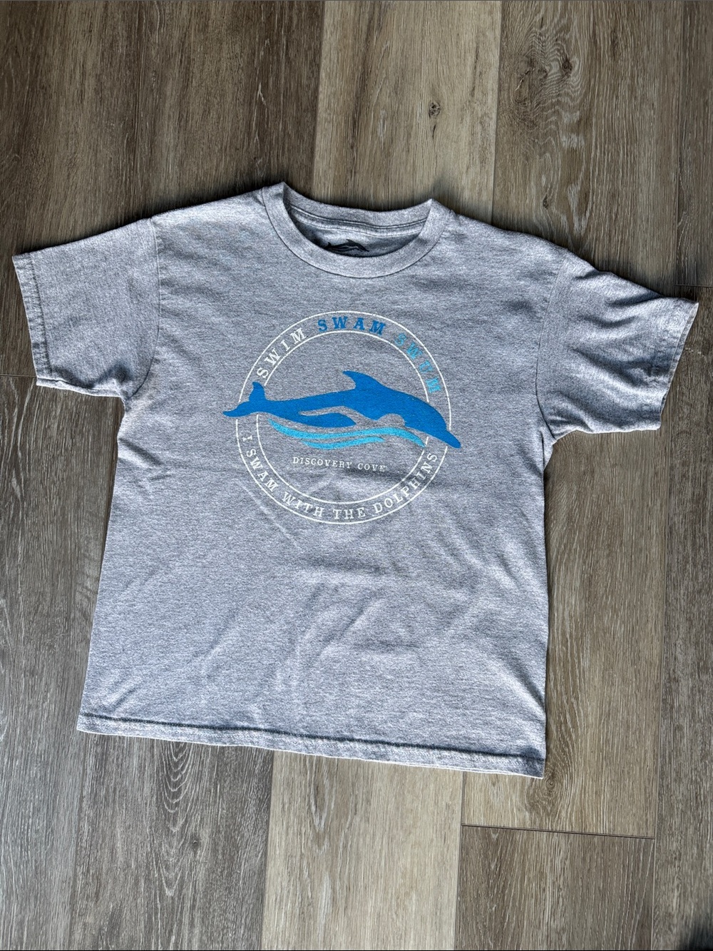 Kids Short Sleeve Dolphin Graphic Tee NWOT